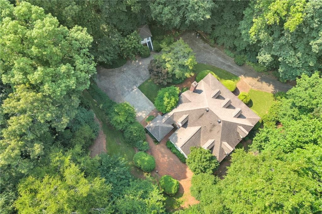 5 bedroom, 4 bathroom, 3,655 sq ft single family residence for sale at 8173 OLD MONTICELLO Street, Covington, GA 30014 — photo 3