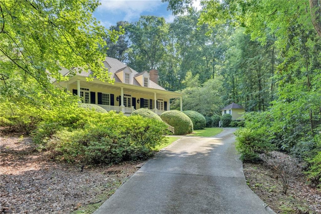 5 bedroom, 4 bathroom, 3,655 sq ft single family residence for sale at 8173 OLD MONTICELLO Street, Covington, GA 30014 — photo 5