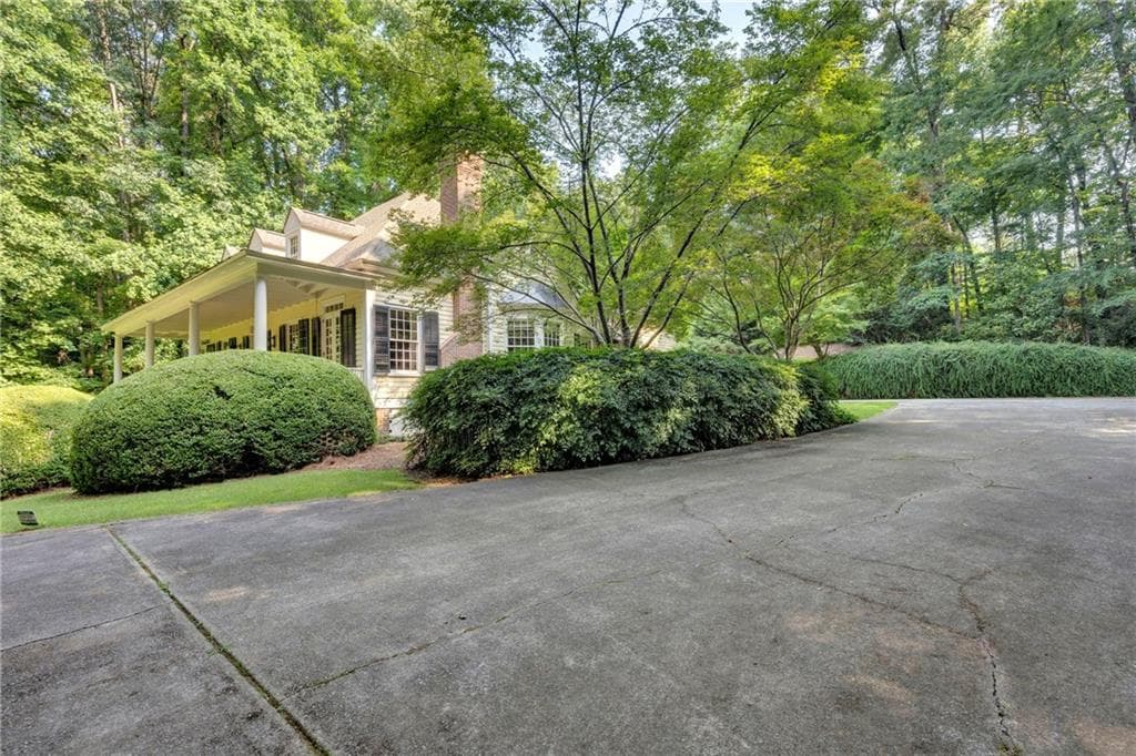 5 bedroom, 4 bathroom, 3,655 sq ft single family residence for sale at 8173 OLD MONTICELLO Street, Covington, GA 30014 — photo 6