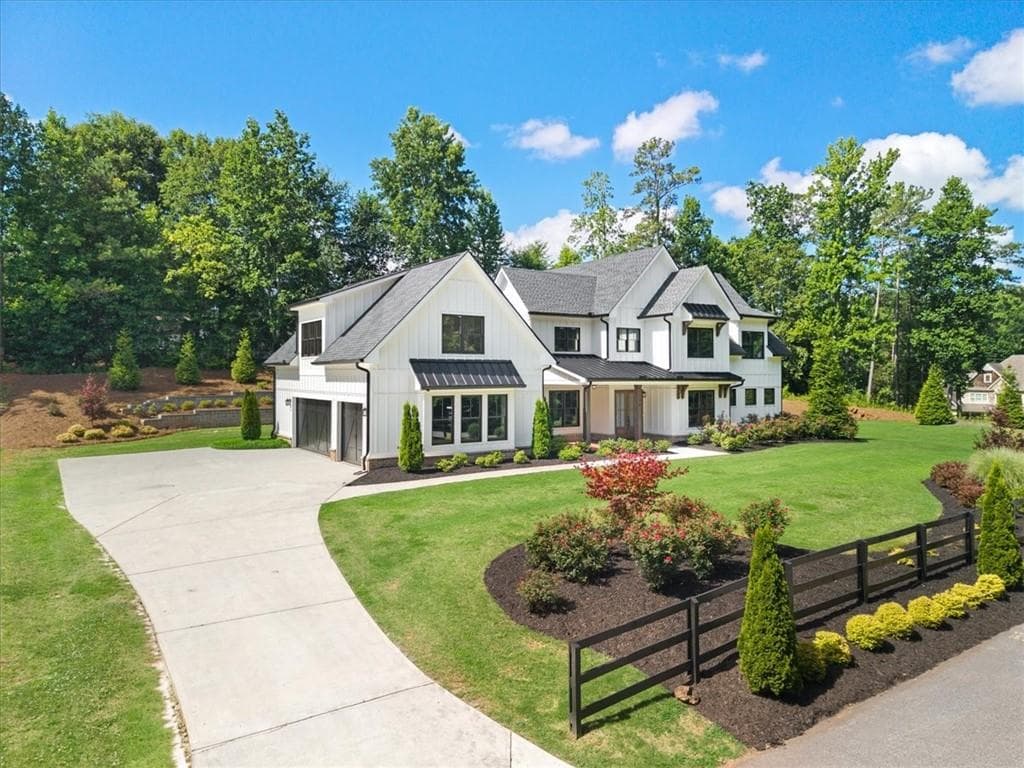 6 bedroom, 6 bathroom, 5,185 sq ft single family residence for sale at 120 Farm Gate Drive, Woodstock, GA 30188 — photo 2