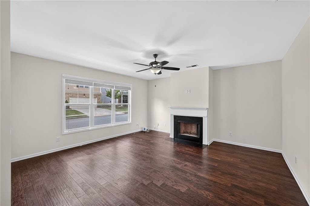 4 bedroom, 3 bathroom, 2,633 sq ft single family residence under contract at 5940 Peltier Trace, Norcross, GA 30093 — photo 3
