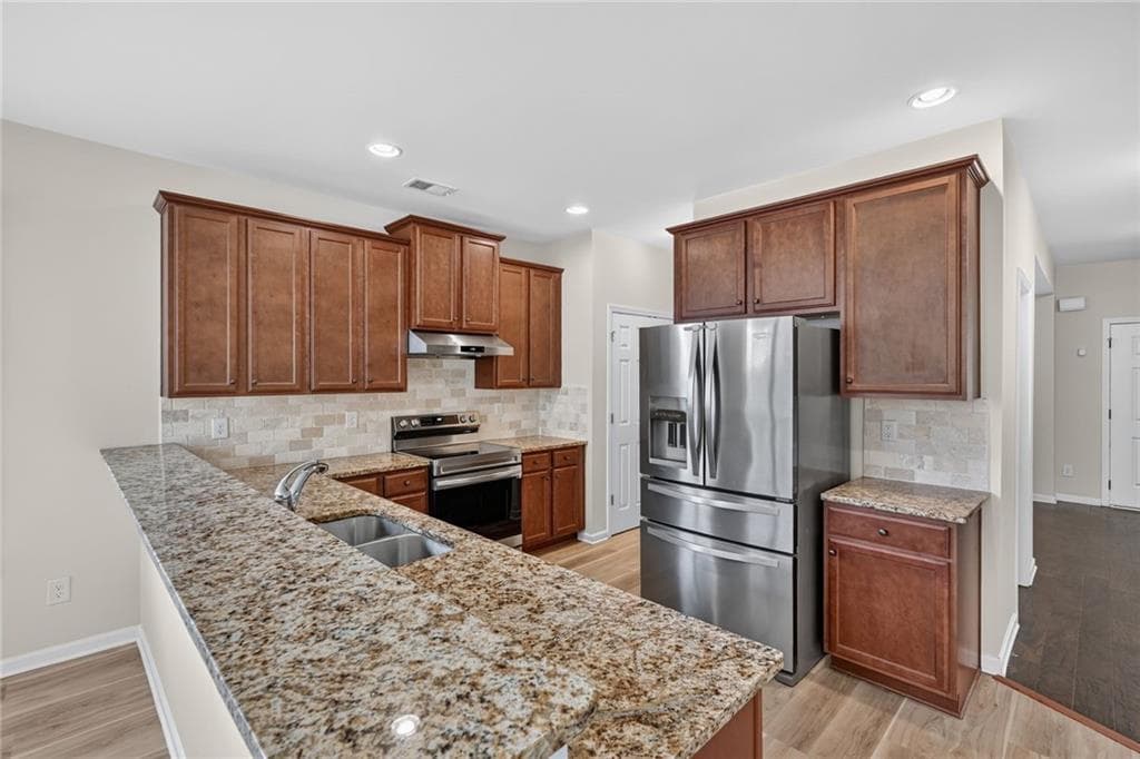 4 bedroom, 3 bathroom, 2,633 sq ft single family residence under contract at 5940 Peltier Trace, Norcross, GA 30093 — photo 8