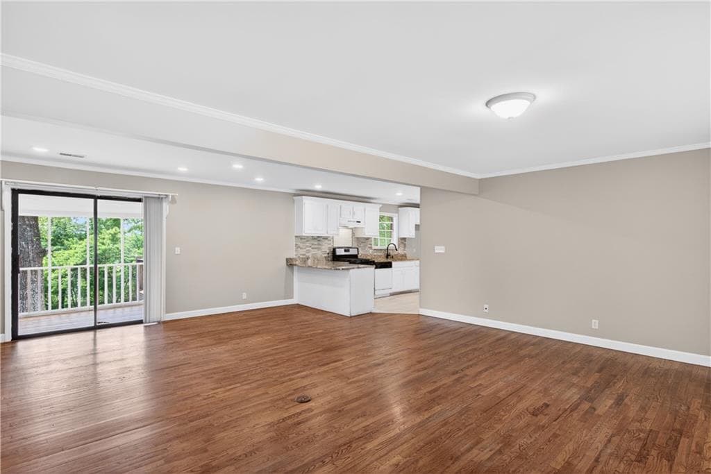 6 bedroom, 4 bathroom, 1,963 sq ft single family residence under contract at 1780 N Boyd Drive, Rocky Face, GA 30740 — photo 4