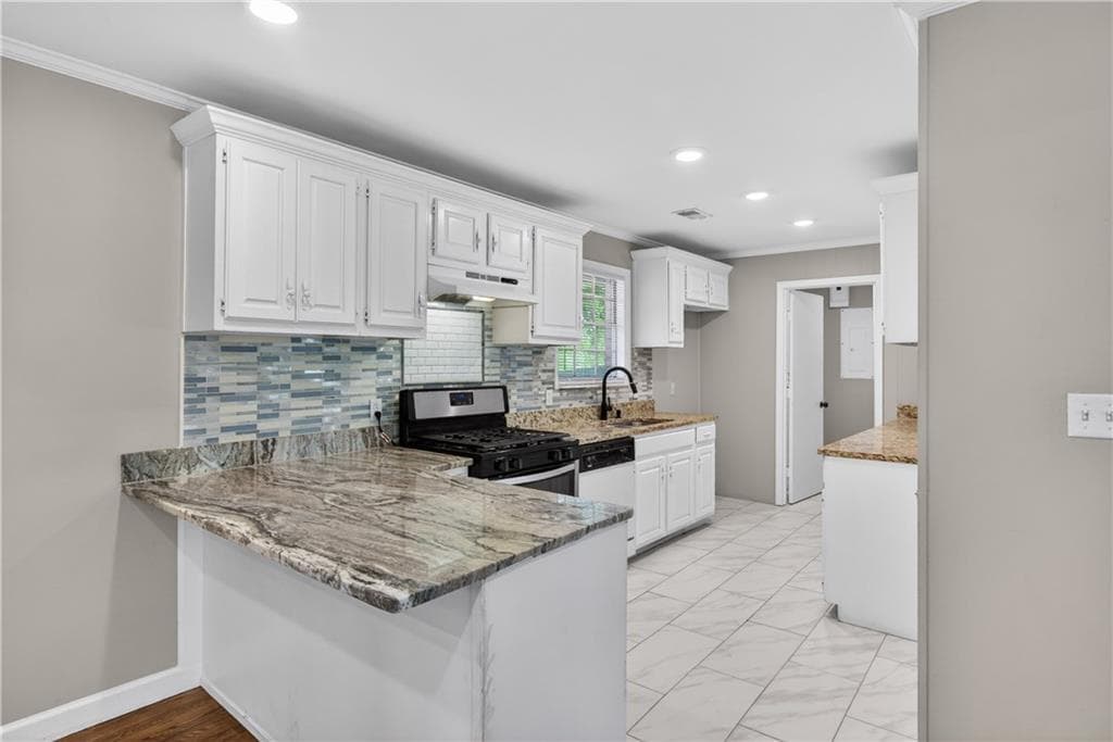 6 bedroom, 4 bathroom, 1,963 sq ft single family residence under contract at 1780 N Boyd Drive, Rocky Face, GA 30740 — photo 9