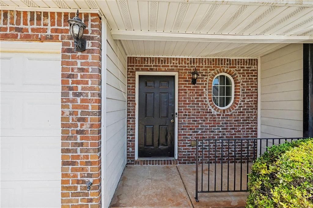 3 bedroom, 3 bathroom, 1,528 sq ft townhouse for sale at 664 Georgetown Court, Jonesboro, GA 30236 — photo 2