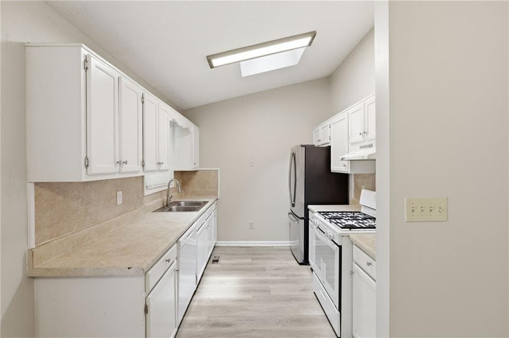 3 bedroom, 3 bathroom, 1,336 sq ft single family residence under contract at 7778 Mountain Creek Way, Douglasville, GA 30134 — photo 10