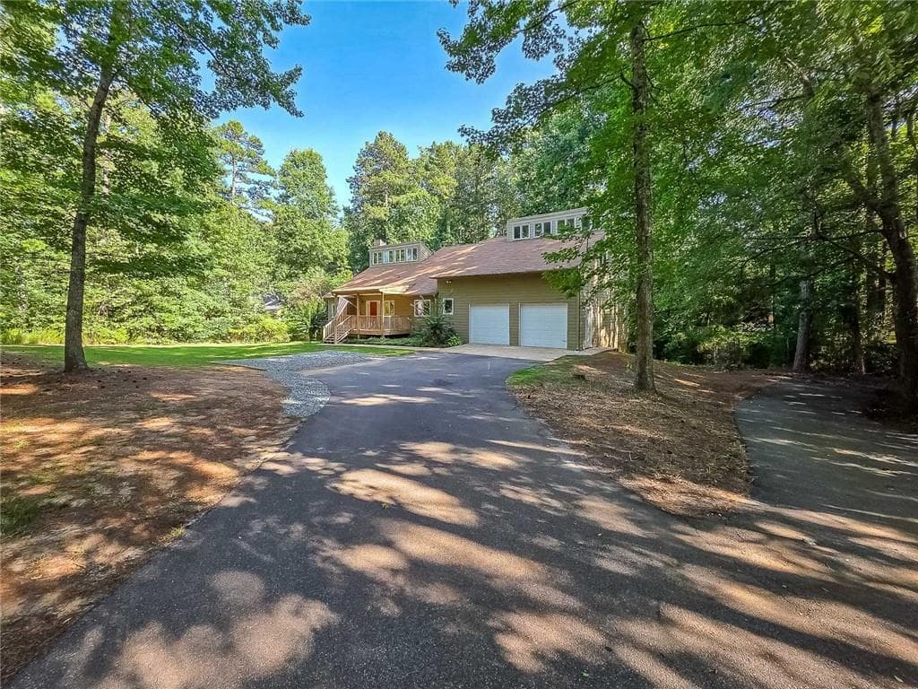 5 bedroom, 5 bathroom, 5,246 sq ft single family residence for sale at 10 Old Griffin Road, Dallas, GA 30157 — photo 2