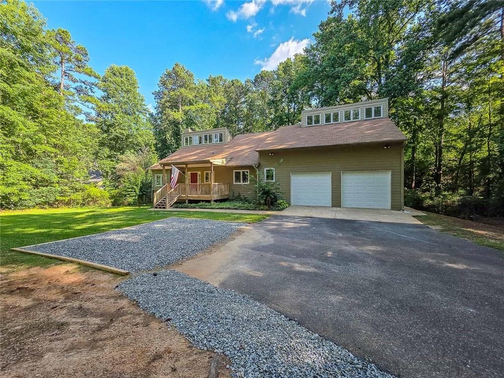 5 bedroom, 5 bathroom, 5,246 sq ft single family residence for sale at 10 Old Griffin Road, Dallas, GA 30157 — photo 3
