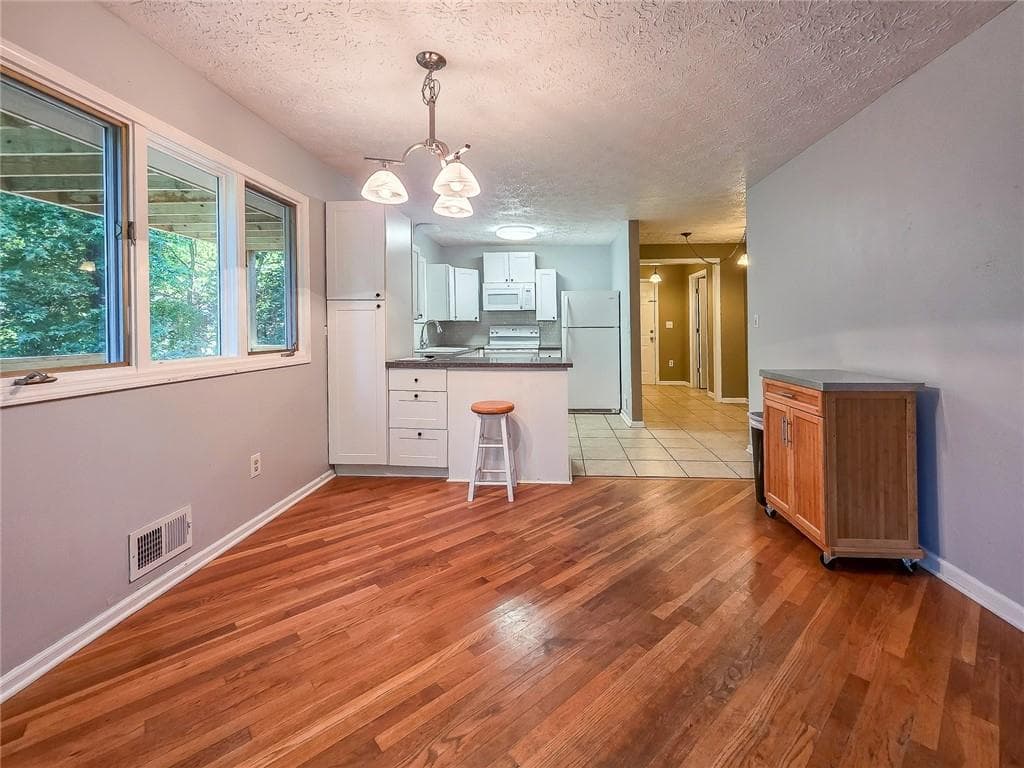 5 bedroom, 5 bathroom, 5,246 sq ft single family residence for sale at 10 Old Griffin Road, Dallas, GA 30157 — photo 9