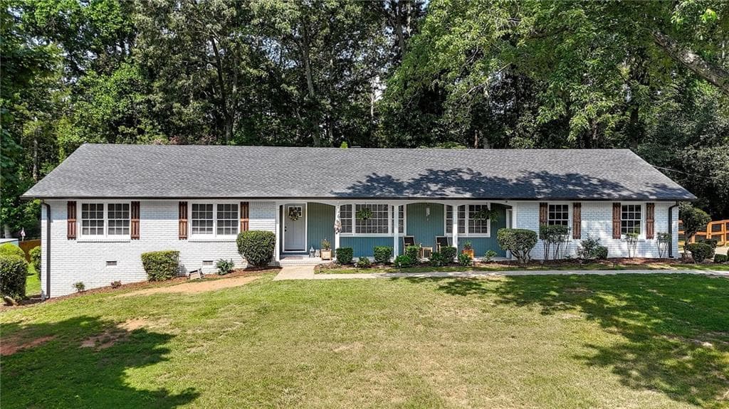 3 bedroom, 3 bathroom, 1,749 sq ft single family residence sold at 1256 Longwood Drive, Marietta, GA 30008