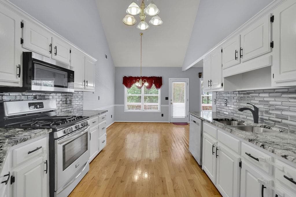 6 bedroom, 3 bathroom, 5,115 sq ft single family residence for sale at 2465 Chandler Road, Grayson, GA 30017 — photo 3