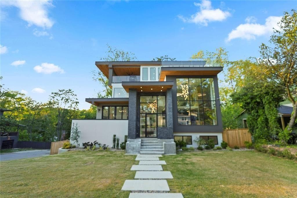 5 bedroom, 7 bathroom, 4,416 sq ft single family residence for sale at 1625 Emerald Avenue, Atlanta, GA 30310 — photo 1 of 45