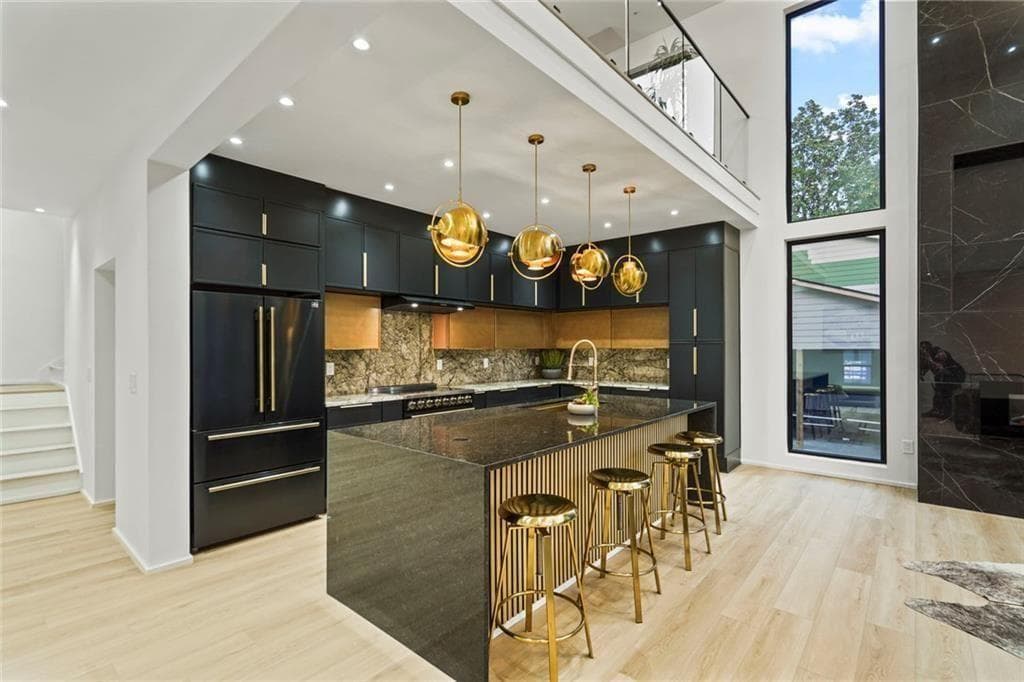 5 bedroom, 7 bathroom, 4,416 sq ft single family residence for sale at 1625 Emerald Avenue, Atlanta, GA 30310 — photo 10