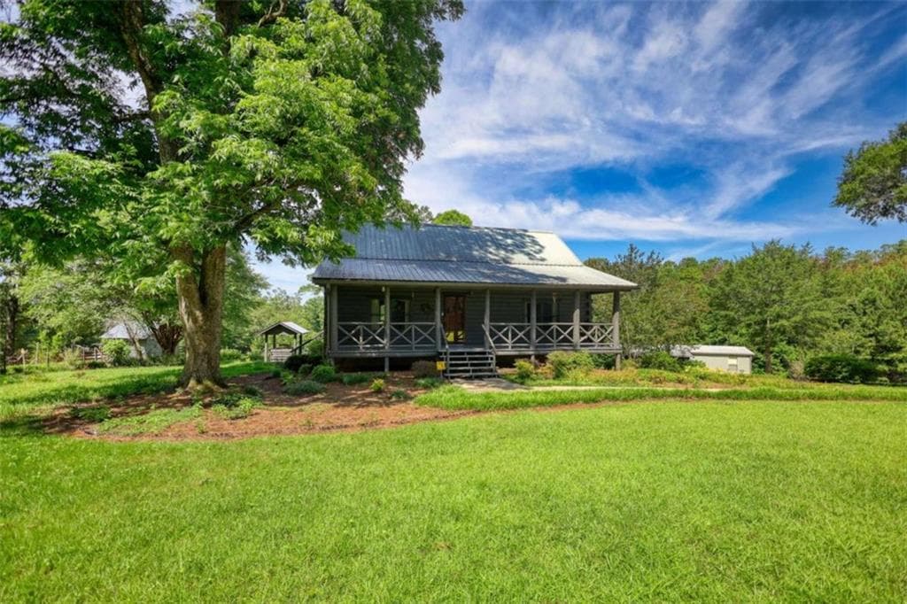 3 bedroom, 3 bathroom, 2,700 sq ft single family residence for sale at 2665 Macedonia Rd, Franklin, GA 30217 — photo 2