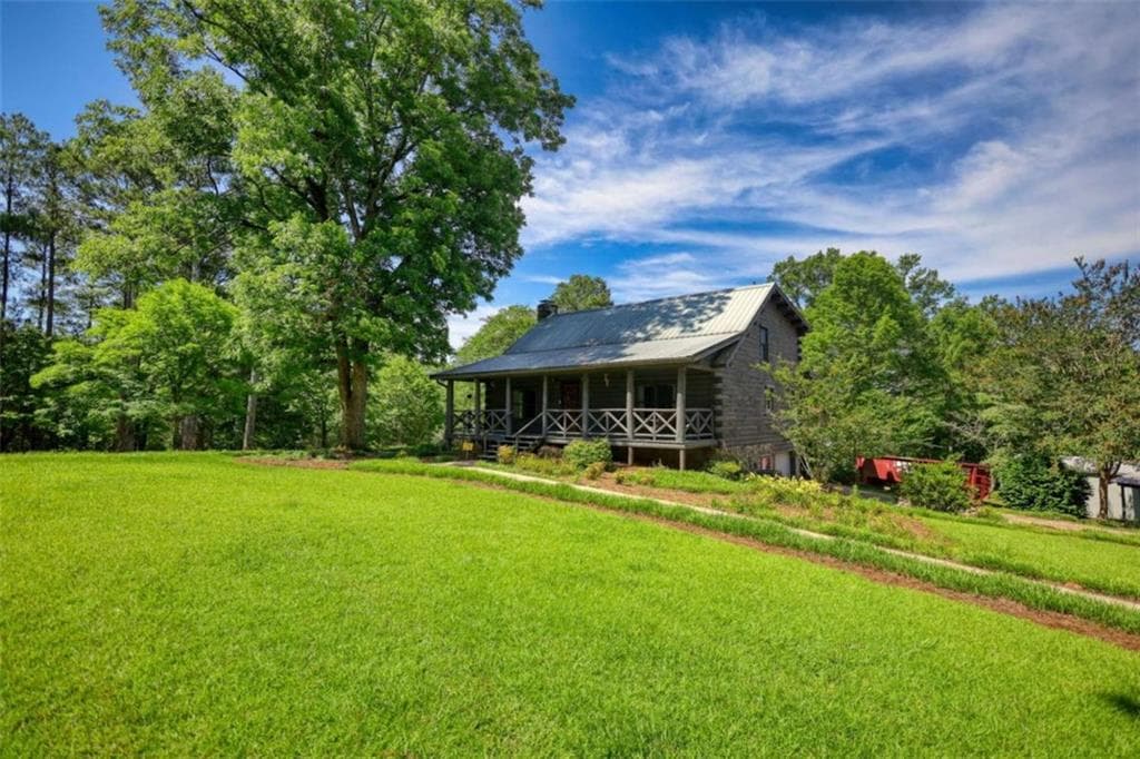 3 bedroom, 3 bathroom, 2,700 sq ft single family residence for sale at 2665 Macedonia Rd, Franklin, GA 30217 — photo 3