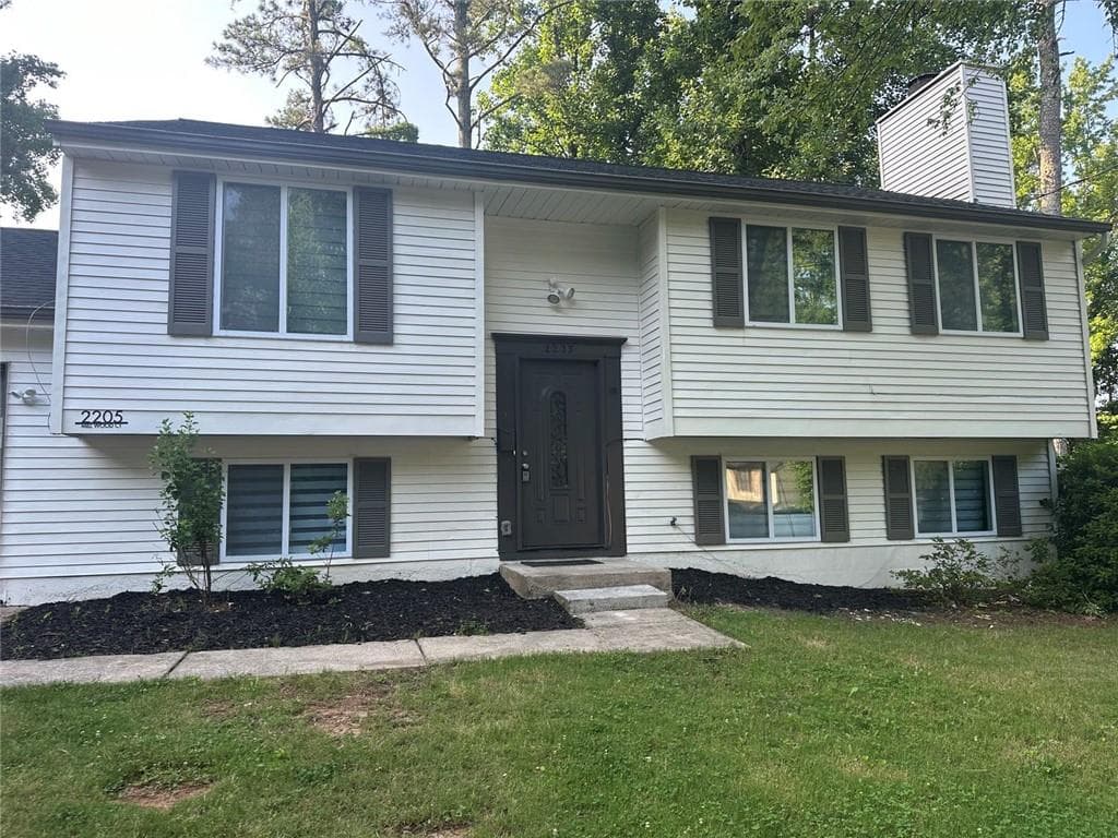 5 bedroom, 3 bathroom, 2,148 sq ft single family residence for rent at 2205 Mill Wood Court, Duluth, GA 30096 for $2,500 a month — photo 2