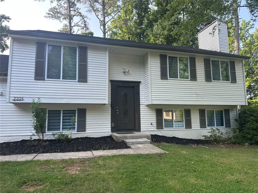 5 bedroom, 3 bathroom, 2,148 sq ft single family residence for rent at 2205 Mill Wood Court, Duluth, GA 30096 for $2,500 a month — photo 4