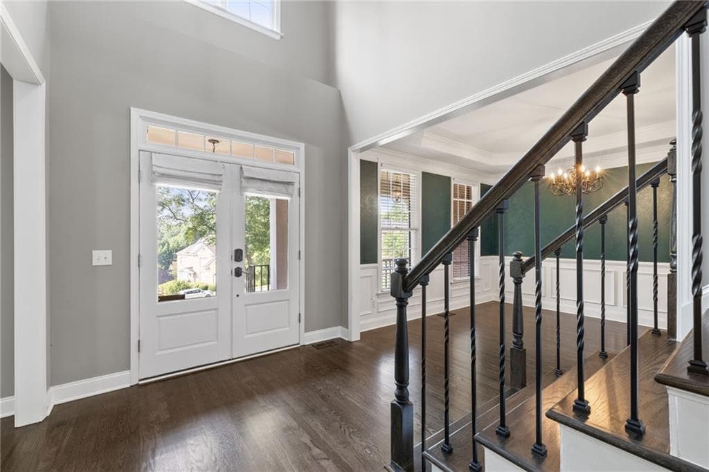 7 bedroom, 5 bathroom, 4,765 sq ft single family residence under contract at 1010 River Mist Drive, Suwanee, GA 30024 — photo 7