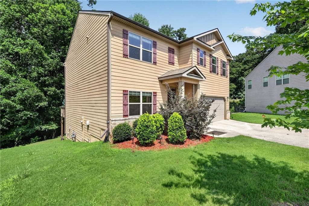 5 bedroom, 3 bathroom, 2,448 sq ft single family residence under contract at 2685 Chelsea Court, Atlanta, GA 30331 — photo 5