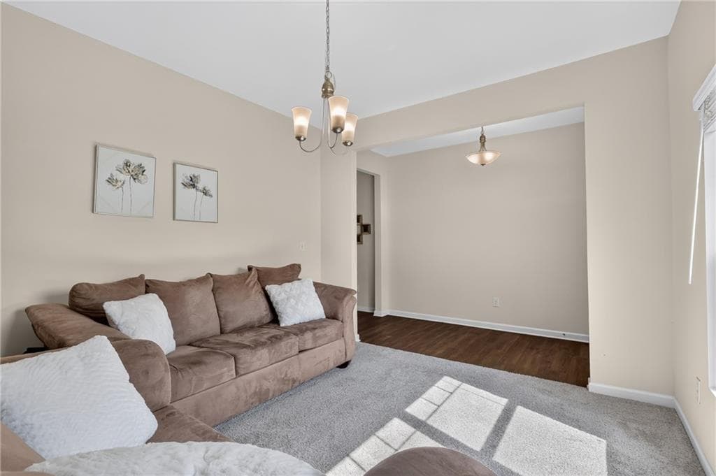 5 bedroom, 3 bathroom, 2,448 sq ft single family residence under contract at 2685 Chelsea Court, Atlanta, GA 30331 — photo 10