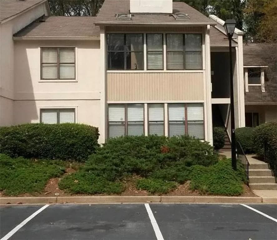 3 bedroom, 2 bathroom, 1,397 sq ft townhouse for rent at 1204 Old Hammond Chase, Atlanta, GA 30350 for $1,800 a month — photo 1 of 10