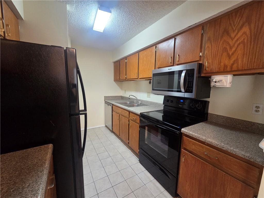 3 bedroom, 2 bathroom, 1,397 sq ft townhouse for rent at 1204 Old Hammond Chase, Atlanta, GA 30350 for $1,800 a month — photo 2