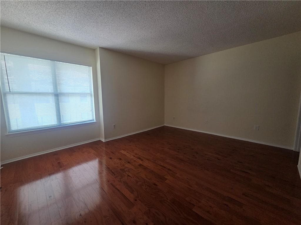 3 bedroom, 2 bathroom, 1,397 sq ft townhouse for rent at 1204 Old Hammond Chase, Atlanta, GA 30350 for $1,800 a month — photo 4