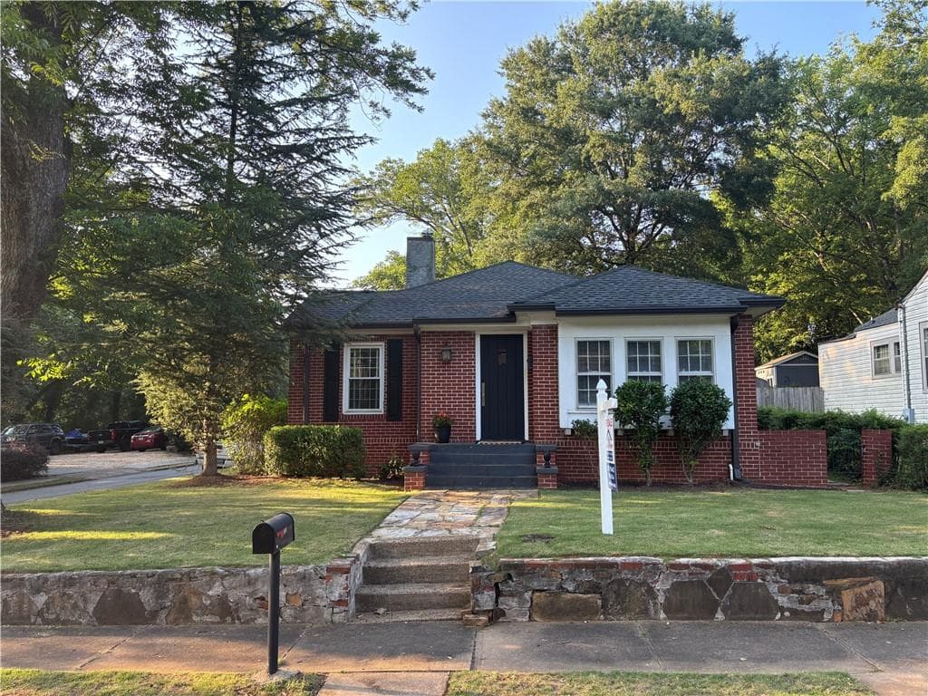 2 bedroom, 1 bathroom, 1,518 sq ft single family residence sold at 323 West Avenue, Cartersville, GA 30120