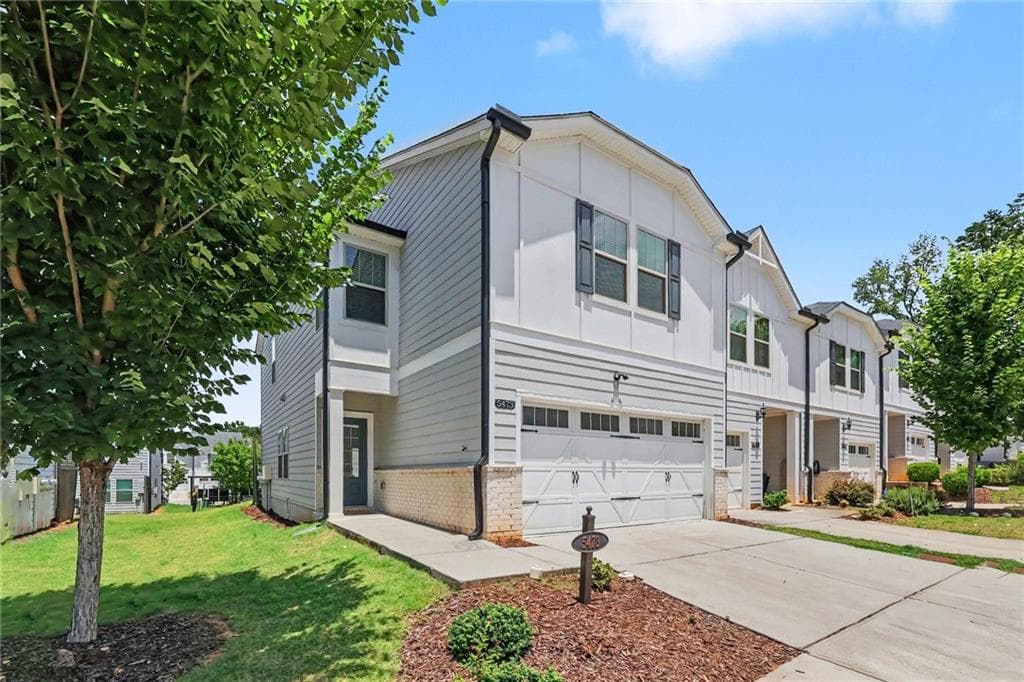 3 bedroom, 3 bathroom, 1,762 sq ft townhouse for sale at 5473 Plain Field Lane, Lilburn, GA 30047