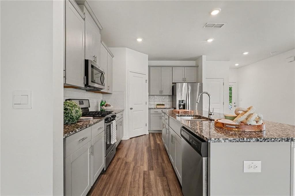 3 bedroom, 3 bathroom, 1,762 sq ft townhouse for sale at 5473 Plain Field Lane, Lilburn, GA 30047 — photo 5