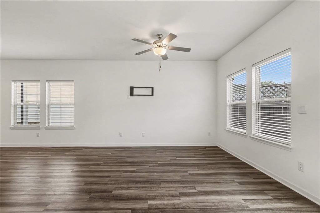 3 bedroom, 3 bathroom, 1,762 sq ft townhouse for sale at 5473 Plain Field Lane, Lilburn, GA 30047 — photo 9