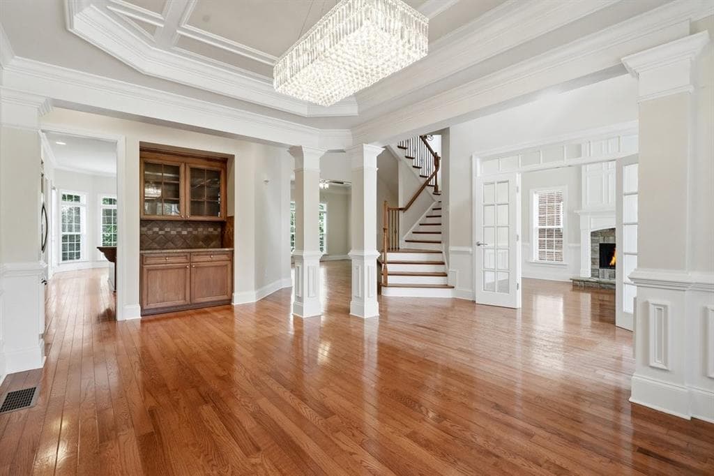 6 bedroom, 6 bathroom, 5,800 sq ft single family residence for sale at 4272 Bluehouse Lane, Alpharetta, GA 30022 — photo 3