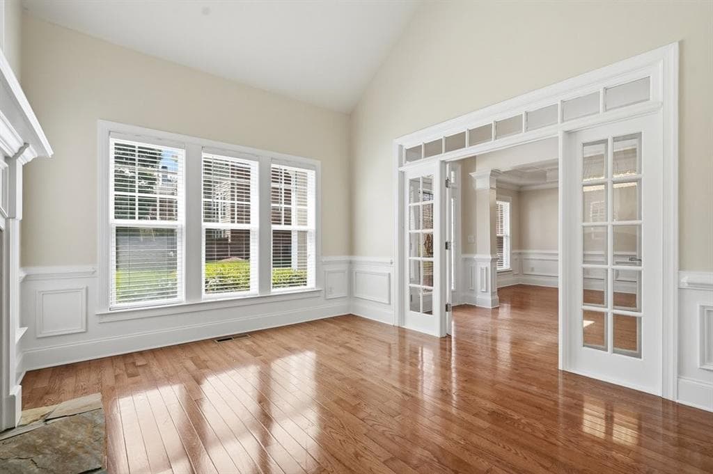 6 bedroom, 6 bathroom, 5,800 sq ft single family residence for sale at 4272 Bluehouse Lane, Alpharetta, GA 30022 — photo 5