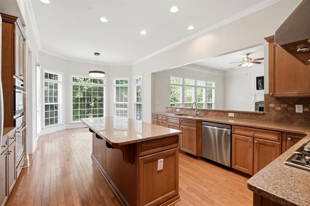 6 bedroom, 6 bathroom, 5,800 sq ft single family residence for sale at 4272 Bluehouse Lane, Alpharetta, GA 30022 — photo 9