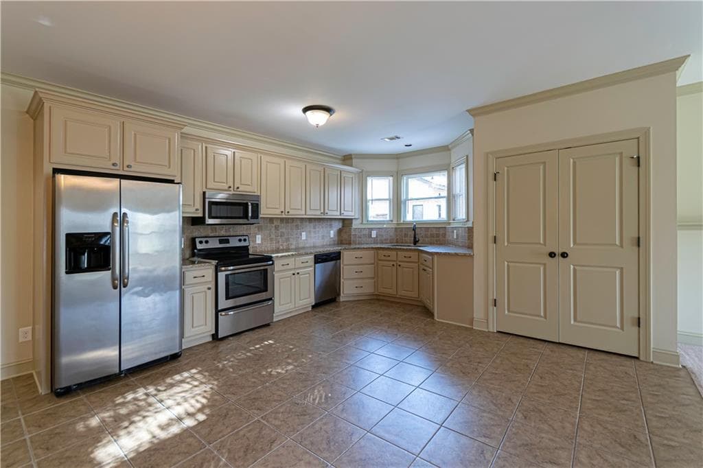 2 bedroom, 2 bathroom, 4,123 sq ft apartment for rent at 2050 Oak Grove Road, Atlanta, GA 30345 for $2,150 a month — photo 2