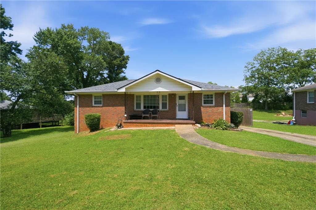 4 bedroom, 2 bathroom, 2,250 sq ft single family residence for sale at 3375 EMERSON Street, Smyrna, GA 30082 — photo 2