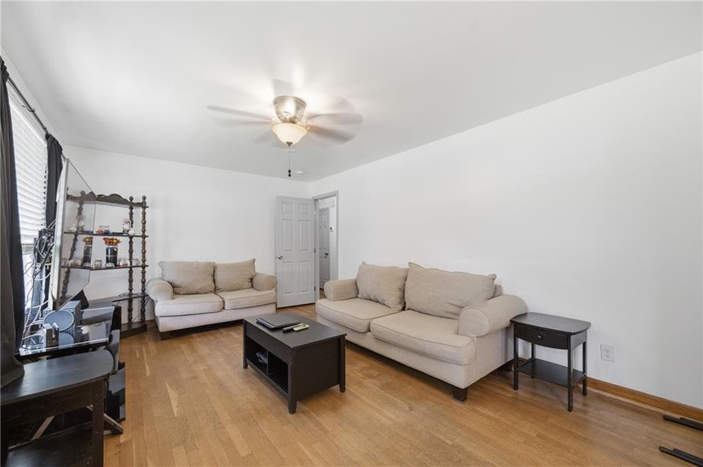 4 bedroom, 2 bathroom, 2,250 sq ft single family residence for sale at 3375 EMERSON Street, Smyrna, GA 30082 — photo 4