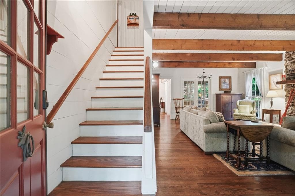 3 bedroom, 2 bathroom, 1,701 sq ft single family residence for sale at 49 Little Beaver Run, Big Canoe, GA 30143 — photo 3