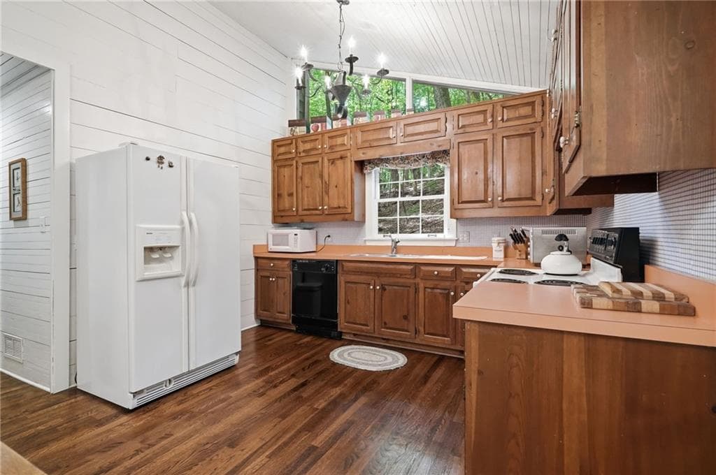3 bedroom, 2 bathroom, 1,701 sq ft single family residence for sale at 49 Little Beaver Run, Big Canoe, GA 30143 — photo 10