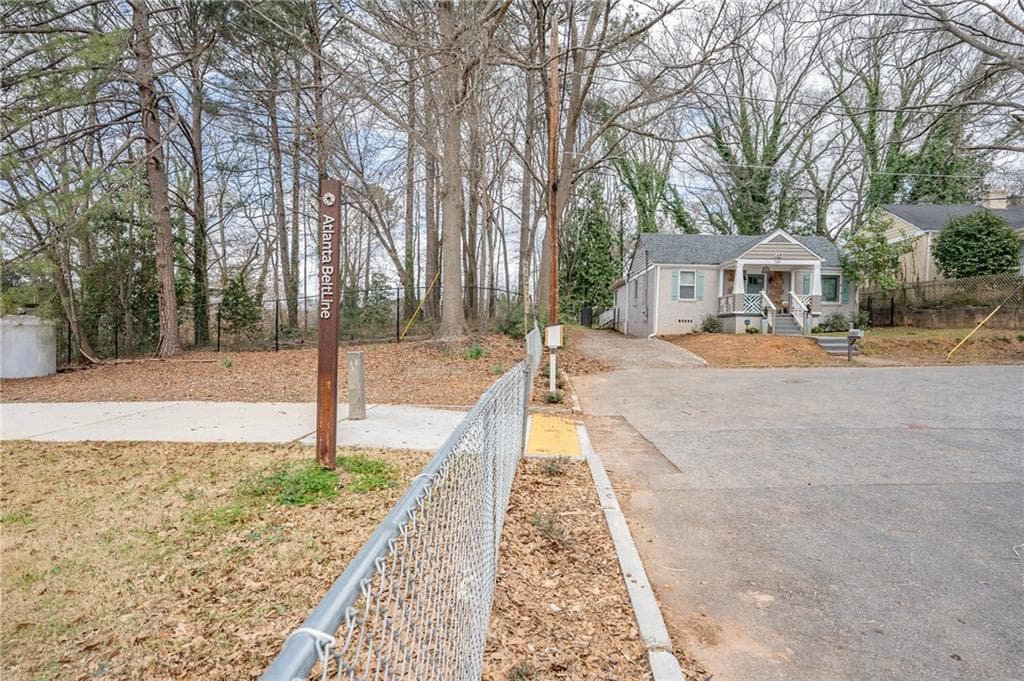 4 bedroom, 6 bathroom, 1,546 sq ft single family residence for rent at 1181 Fenwood Street, Atlanta, GA 30314 for $2,600 a month — photo 3