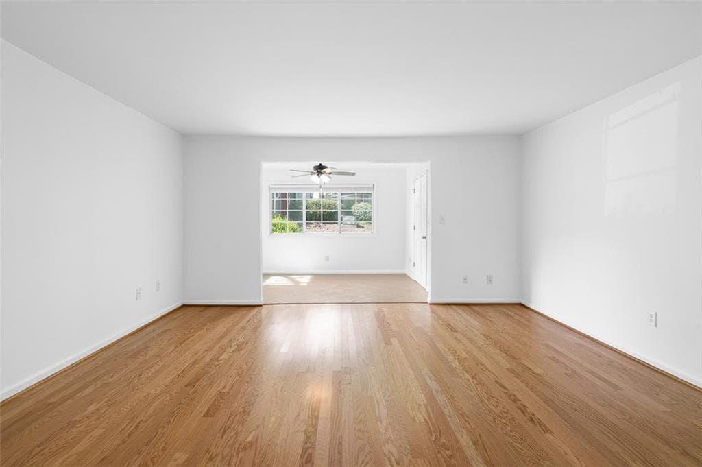 1 bedroom, 1 bathroom, 1,015 sq ft condominium for sale at 1468 Briarwood Road 602, Atlanta, GA 30319 — photo 3