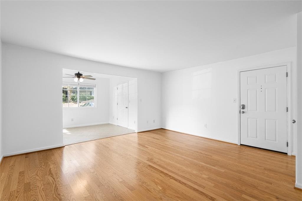 1 bedroom, 1 bathroom, 1,015 sq ft condominium for sale at 1468 Briarwood Road 602, Atlanta, GA 30319 — photo 4