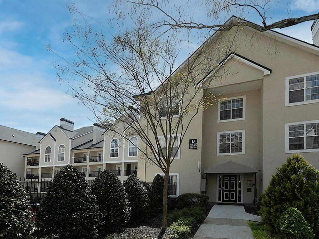 1 bedroom, 1 bathroom, 713 sq ft condominium for sale at 3655 Habersham Road 352, Atlanta, GA 30305