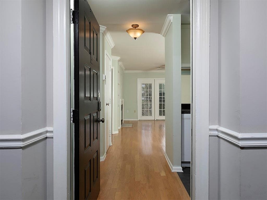 1 bedroom, 1 bathroom, 713 sq ft condominium for sale at 3655 Habersham Road 352, Atlanta, GA 30305 — photo 2