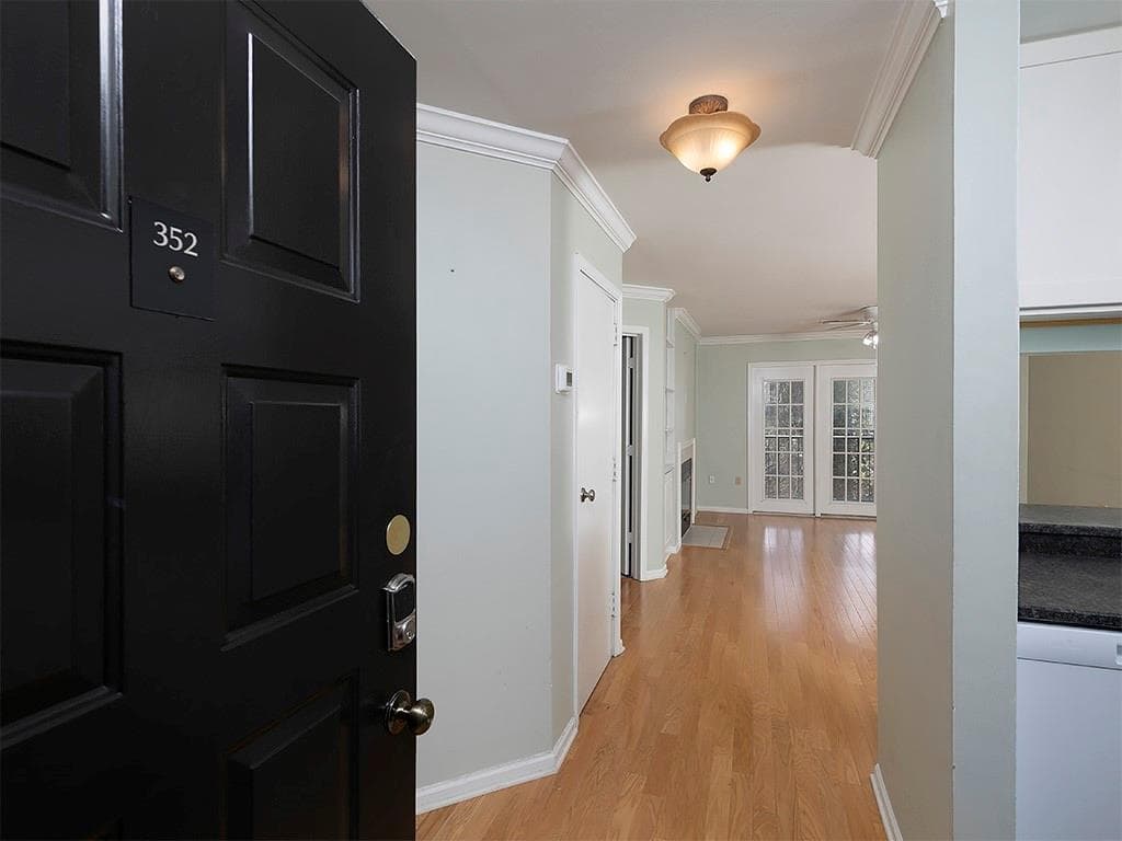 1 bedroom, 1 bathroom, 713 sq ft condominium for sale at 3655 Habersham Road 352, Atlanta, GA 30305 — photo 3