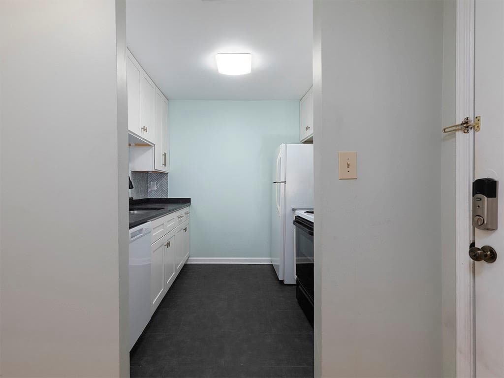 1 bedroom, 1 bathroom, 713 sq ft condominium for sale at 3655 Habersham Road 352, Atlanta, GA 30305 — photo 6