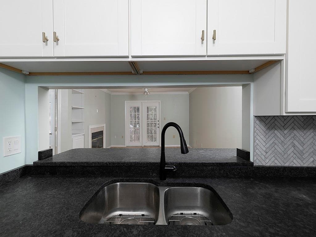 1 bedroom, 1 bathroom, 713 sq ft condominium for sale at 3655 Habersham Road 352, Atlanta, GA 30305 — photo 10