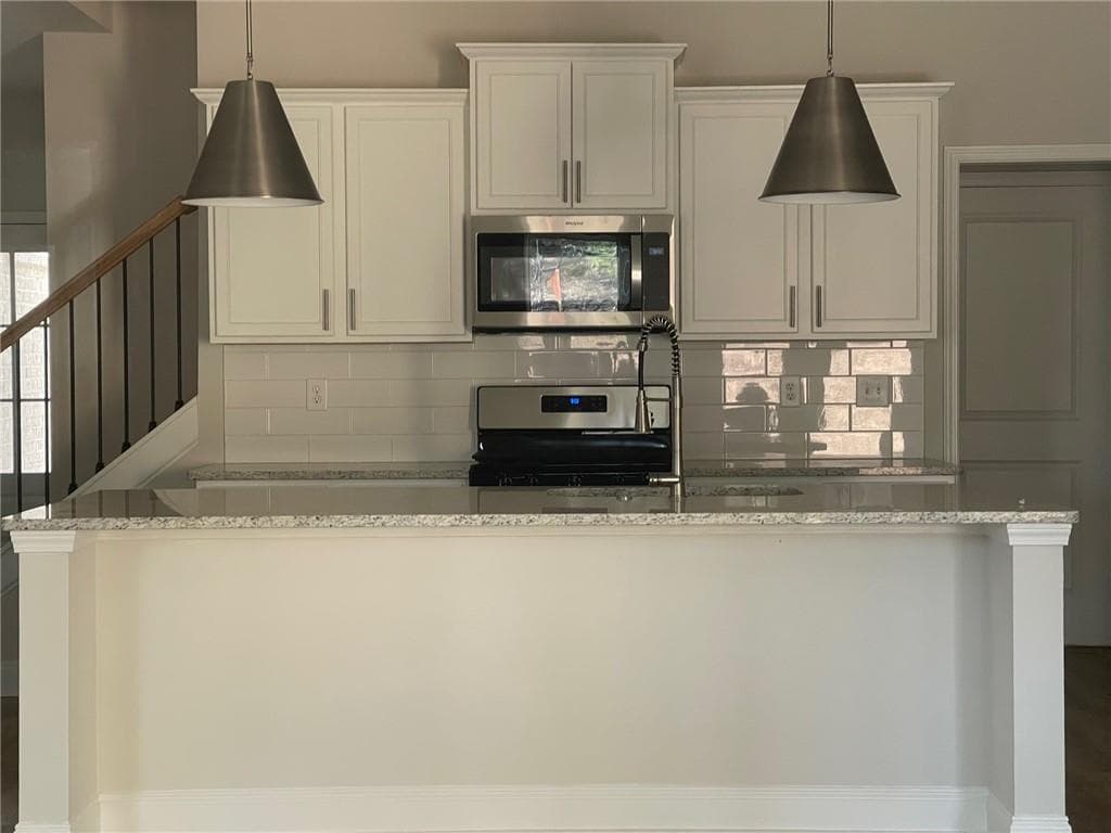3 bedroom, 3 bathroom, 2,254 sq ft townhouse for rent at 5122 Hillington Way, Sugar Hill, GA 30518 for $2,400 a month — photo 6