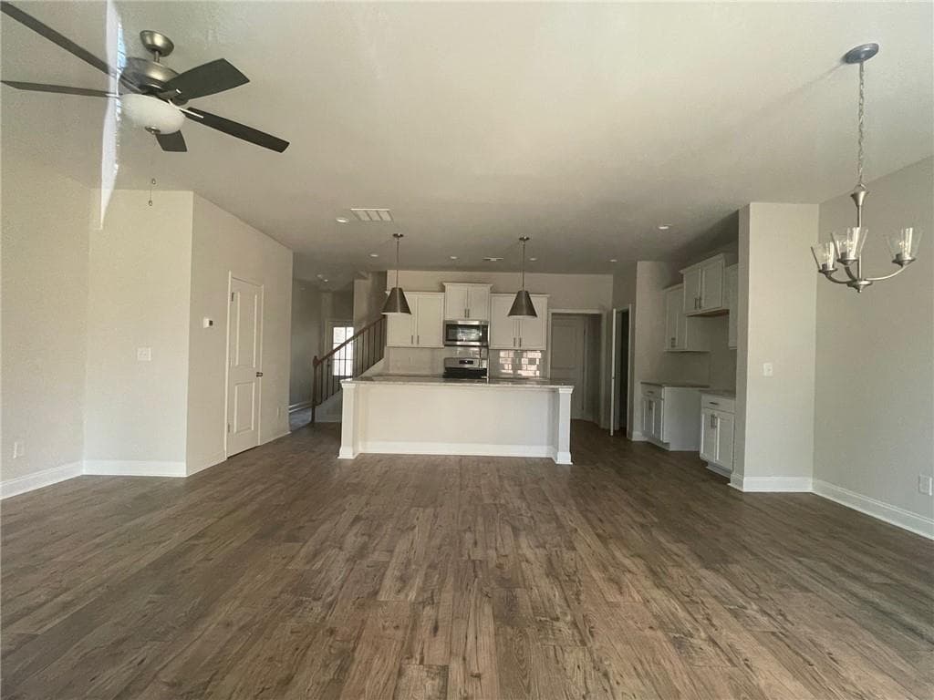 3 bedroom, 3 bathroom, 2,254 sq ft townhouse for rent at 5122 Hillington Way, Sugar Hill, GA 30518 for $2,400 a month — photo 8