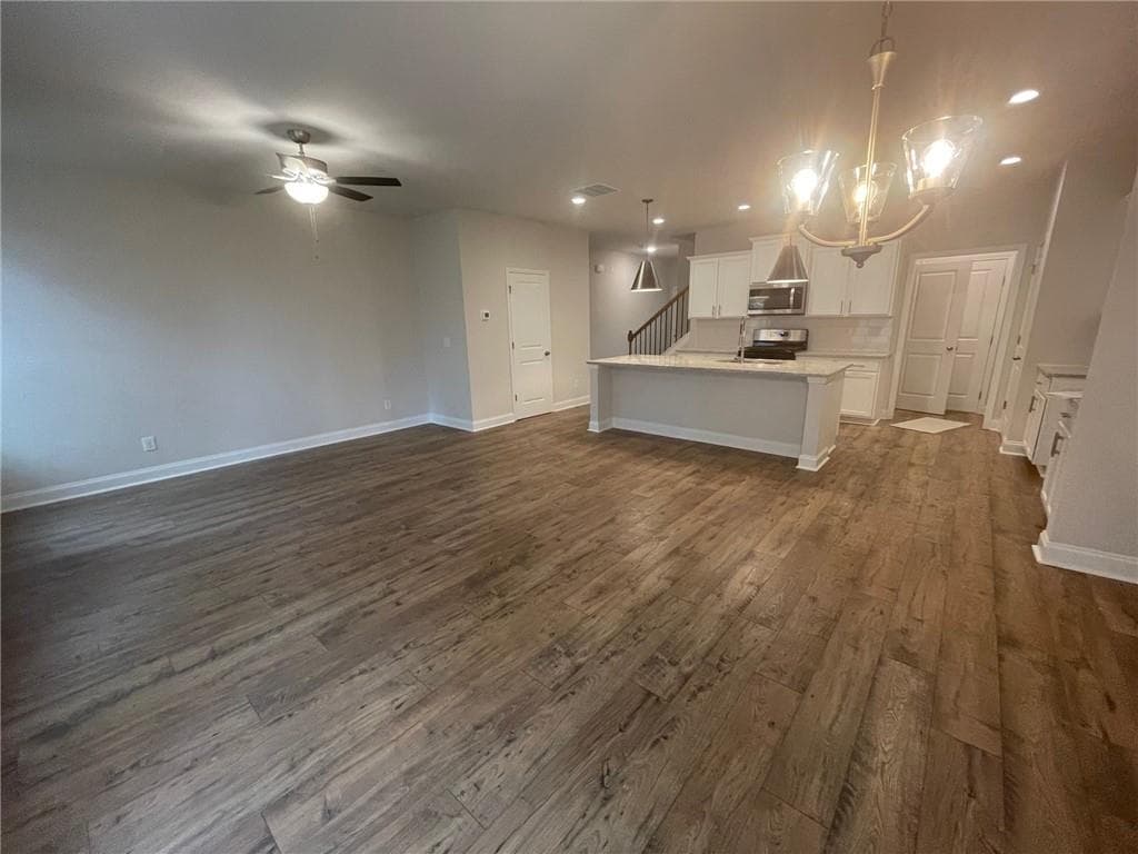 3 bedroom, 3 bathroom, 2,254 sq ft townhouse for rent at 5122 Hillington Way, Sugar Hill, GA 30518 for $2,400 a month — photo 10